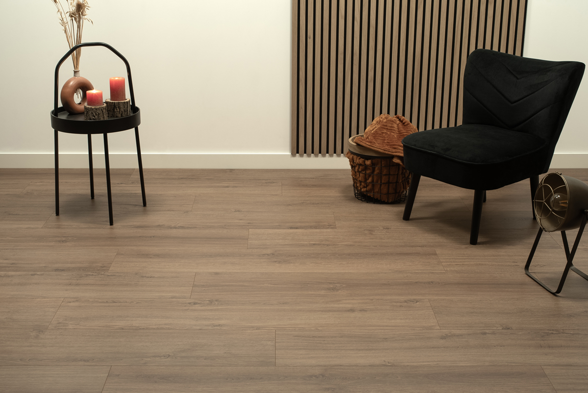 Floer-Steden-Laminaat-Dublin-Donkerbruin-Eiken-sfeer-akupanel-front Laminaat Steden Dublin donkerbruin Eiken