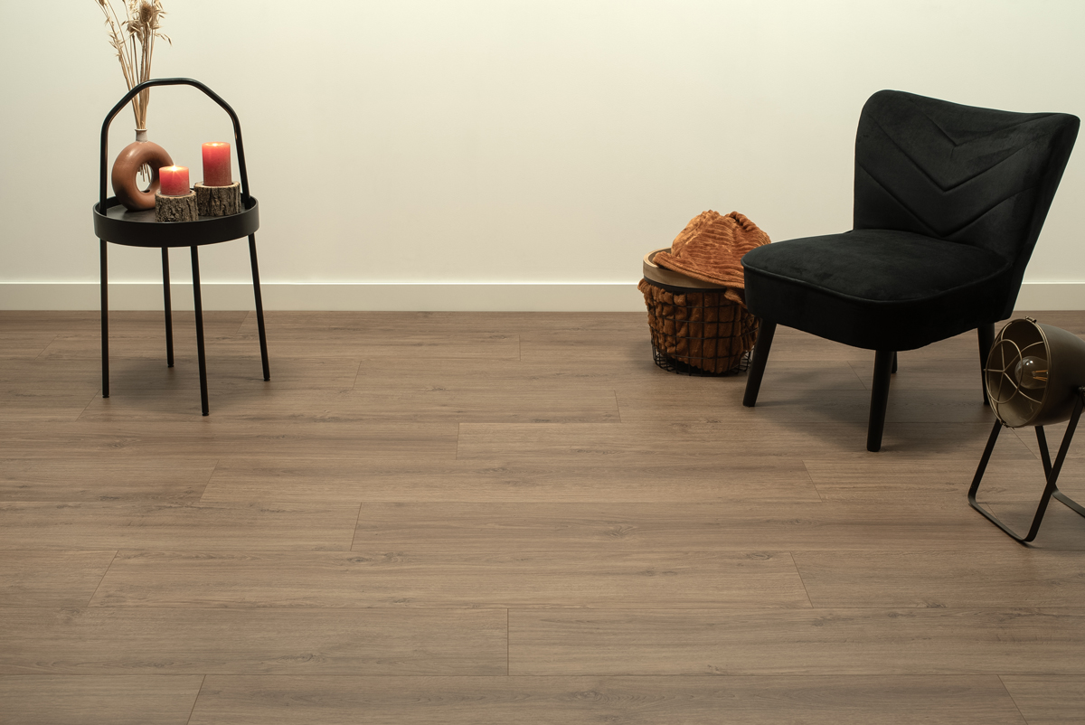 Floer-Steden-Laminaat-Dublin-Donkerbruin-Eiken-sfeer-front