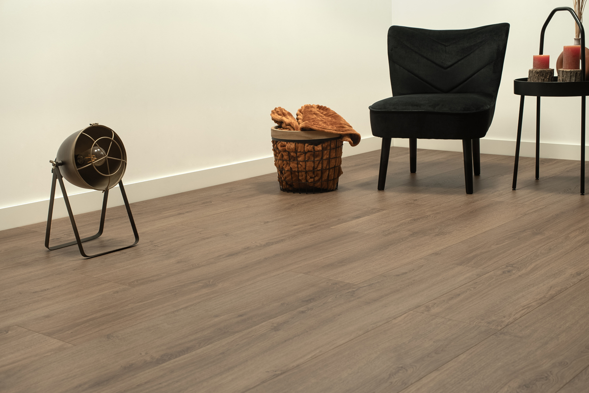 Floer-Steden-Laminaat-Dublin-Donkerbruin-Eiken-sfeer-perspectief Laminaat Steden Dublin donkerbruin Eiken