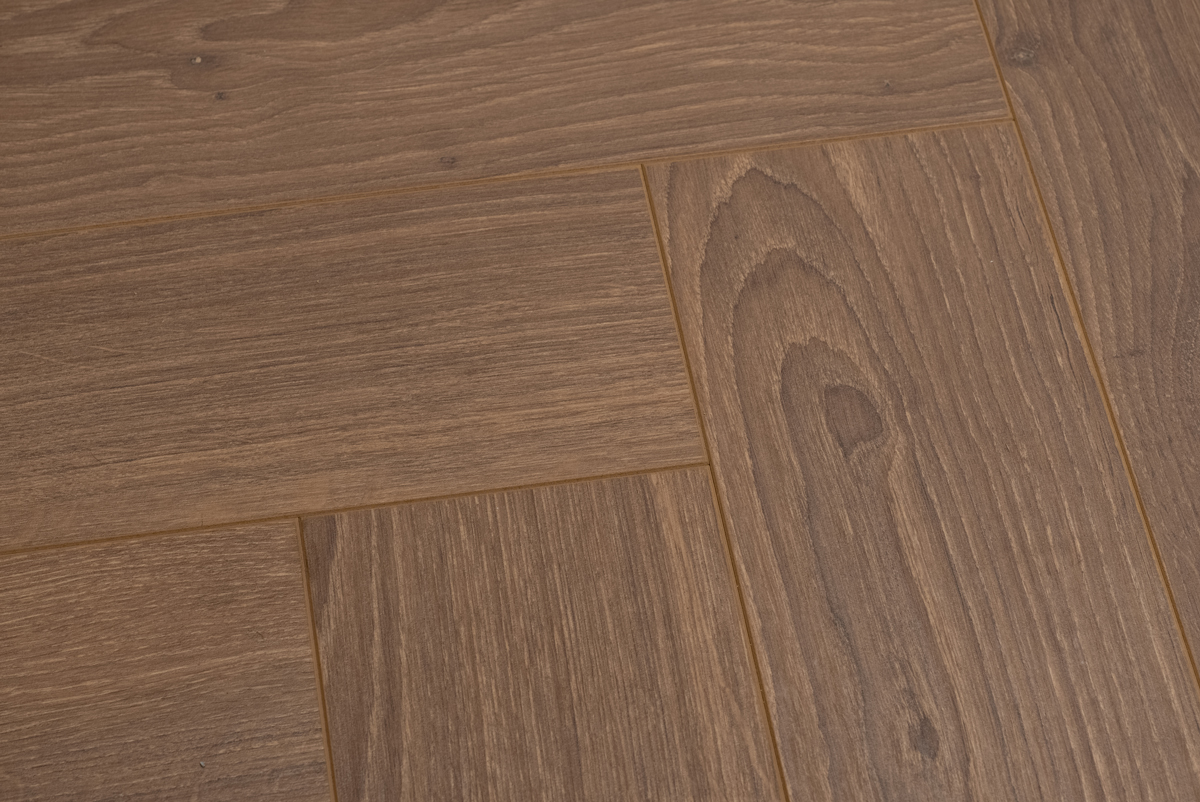 Floer-Walvisgraat-Laminaat-Bultrug-Bruin-product-detail WALVISGRAAT LAMINAAT – BULTRUG BRUIN