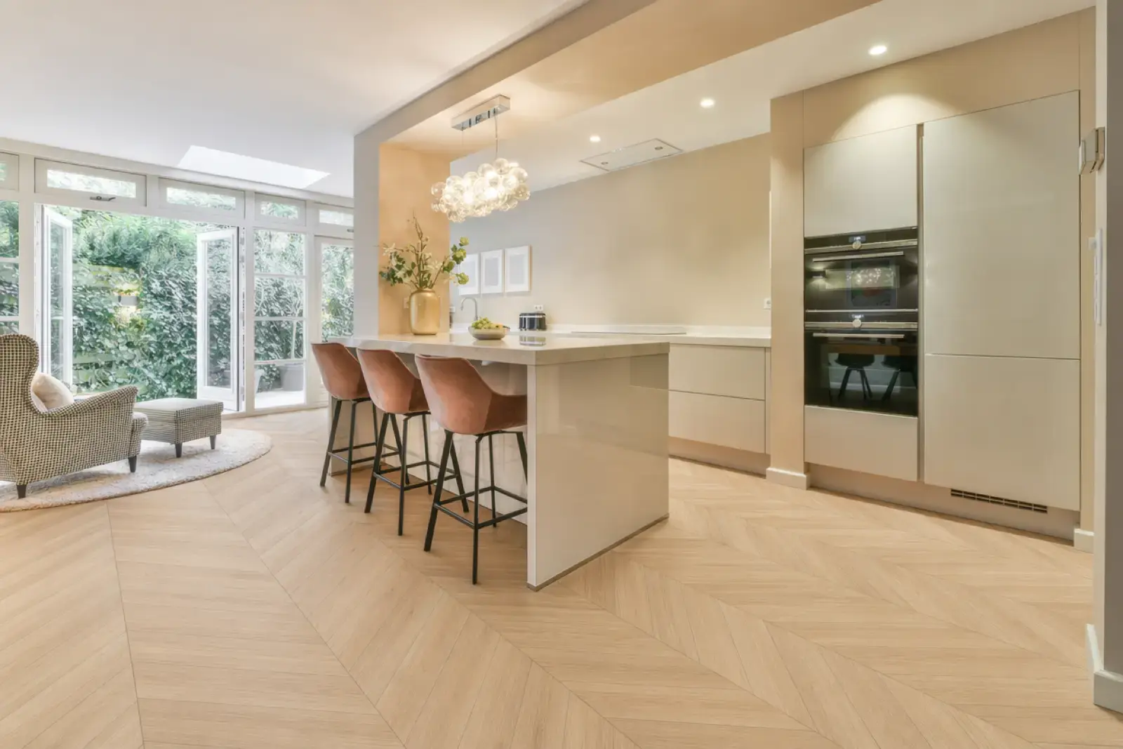Hongaarse punt PVC vloer in een moderne keuken